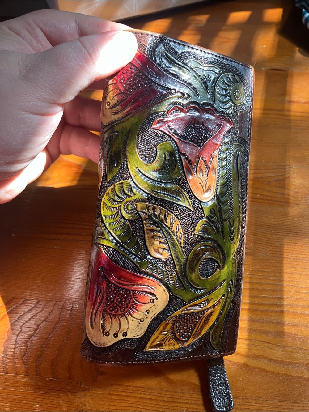 Mauzari Hand-Tooled Leather Trifold Wallet Floral Design - Picture 7 of 8